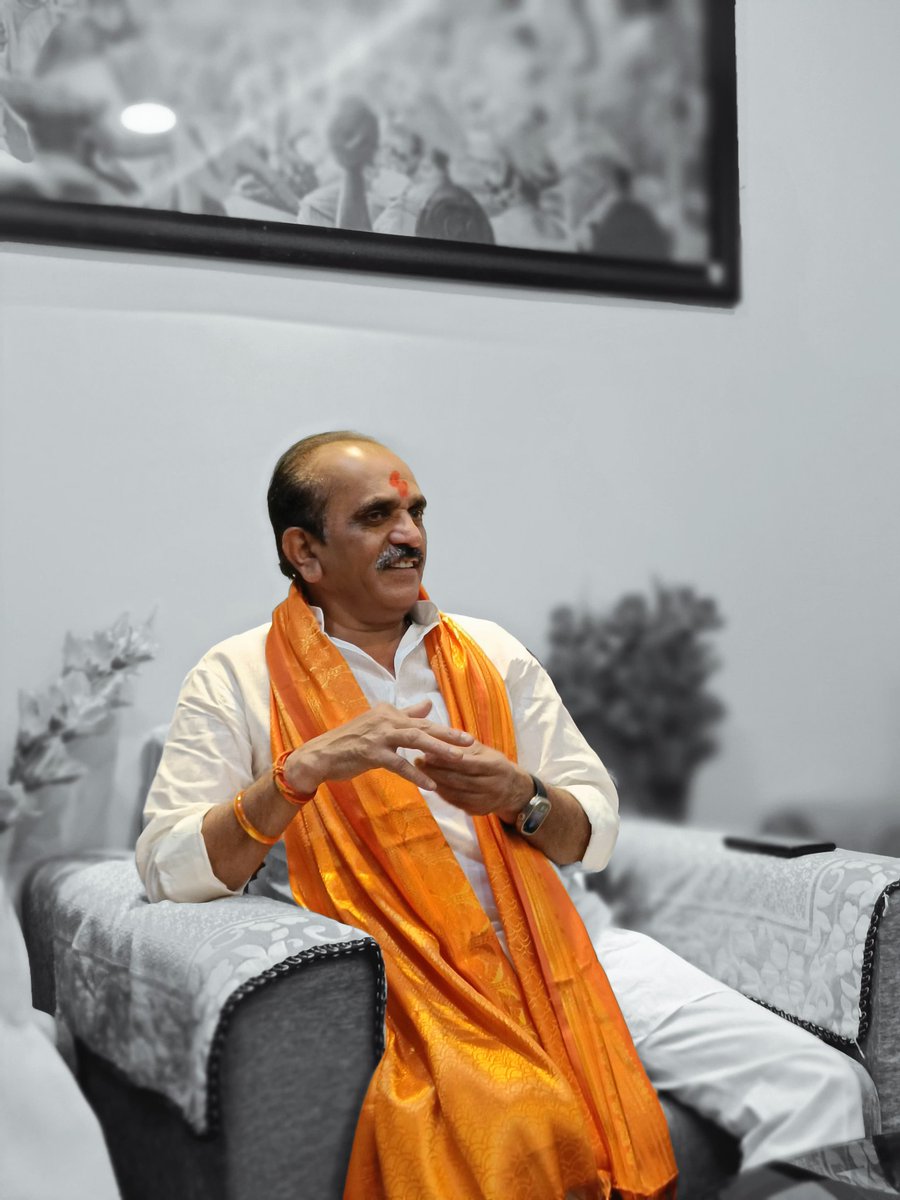 MohanraoAnna's tweet photo. साथ सोबत हवी तुमची...
तुमचेच आभाळ तुमचीच धरती...
मी चालत राहीन तुमच्यासाठी...
तुमचा विश्वास घेऊन खांद्यावरती...
.
.
.
.
.
#nanded #NandedSouth #INCMaharashtra #maharashtra #MaharashtraElection2024 #MLAcandidate #nandednews #nandedcity #nandedkar https://t.co/QSdrxIja6G
