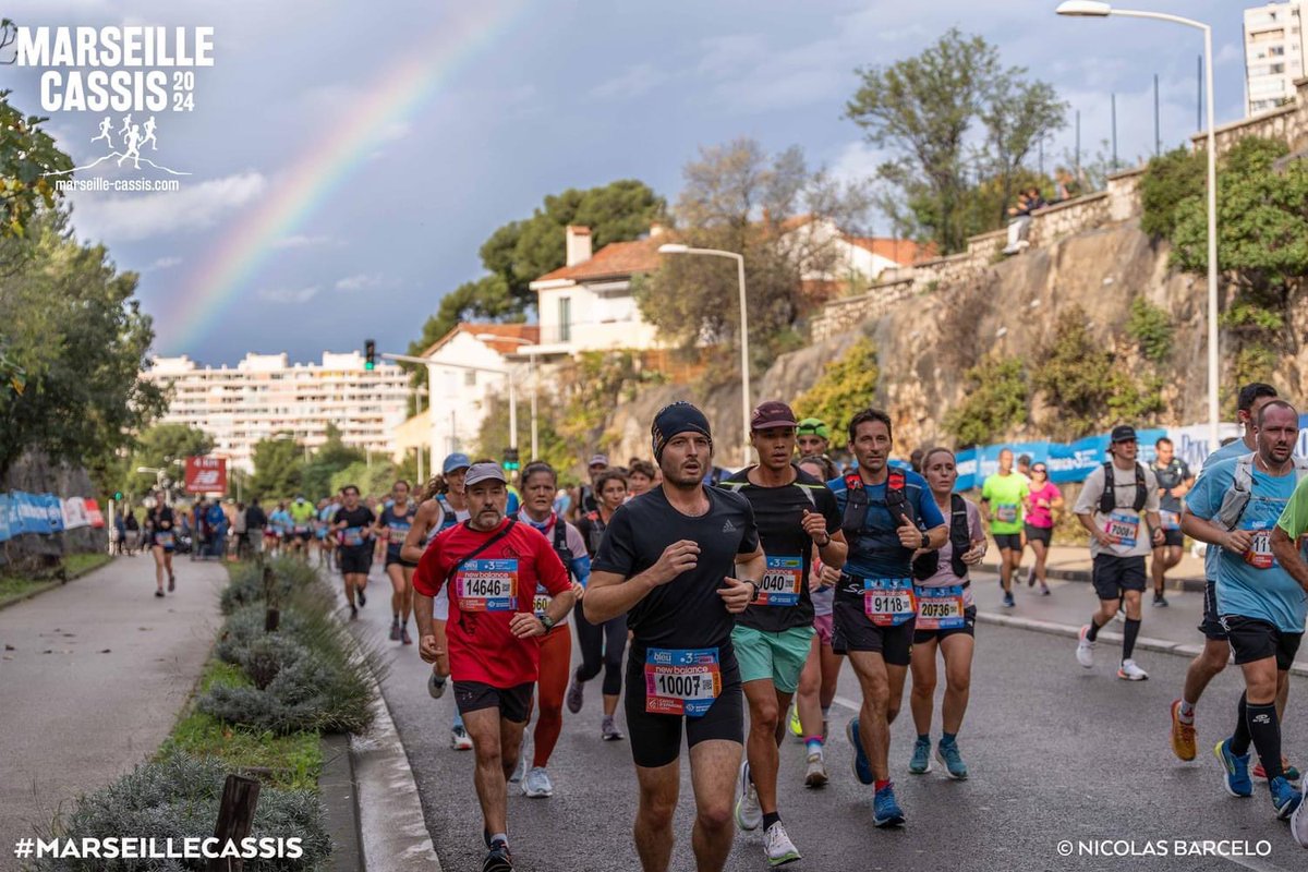 MarsCassis's tweet photo. Vous êtes 19831 coureurs à avoir illuminé le ciel de Marseille-Cassis aujourd'hui 🤩🎉🌟☀️

Bravo et merci à tous ! 👏🫶

Déjà impatients de vous retrouver l'année prochaine pour Marseille-Cassis le dimanche 26 octobre 2025 🏃‍♀️🏃 https://t.co/An3MYOukj3