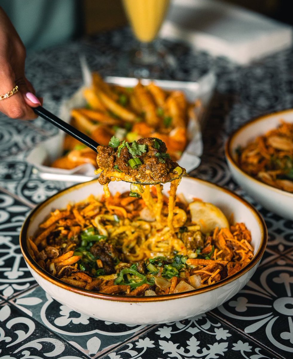 KeepitHalalKWC's tweet photo. All aboard for flavors that take you on a journey 🚂🍛 Railway Station serves up dishes that hit the spot. #RailwayStationEats #TasteTheJourney https://t.co/qpJ2QRwlzd