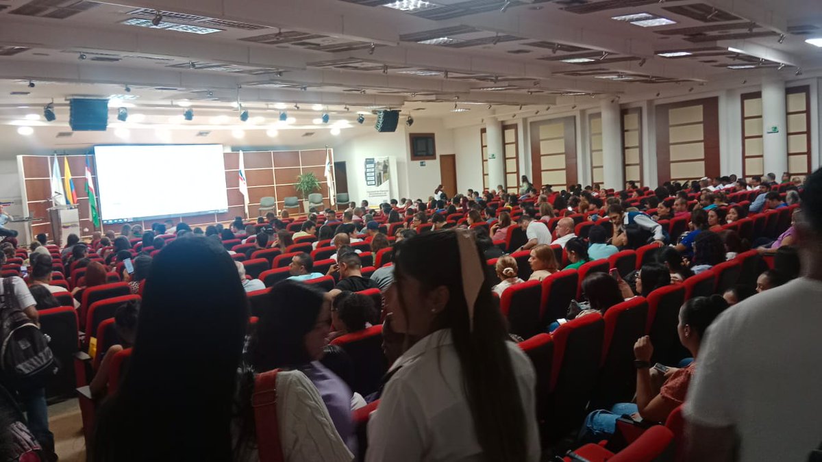 No tengo más que decir: Gracias! 
A todas aquellas personas que asisten a nuestras reuniones de socializacion <a href="/amso_oficial/">Área Metropolitana del Suroccidente de Colombia.</a> No con otro propósito que enterarse, resolver dudas y a quienes realizan la convocatoria  <a href="/NataliaLassoO/">Natalia Lasso Ospina</a> <a href="/jhonjcaicedo_/">Jhon Jairo Caicedo</a>  y el gran auditorio de <a href="/endeporte_/">ESCUELA NACIONAL DEL DEPORTE</a>