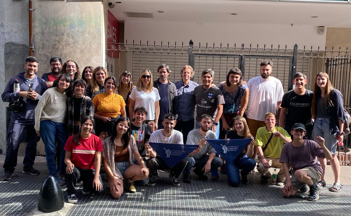 Junto a algunxs de lxs dirigentes de la <a href="/ptsjuventud/">Juventud del PTS</a>  que vienen protagonizando la gran lucha universitaria contra el gobierno. La rebeldía es de izquierda y a Milei hay que derrotarlo.✊🏼