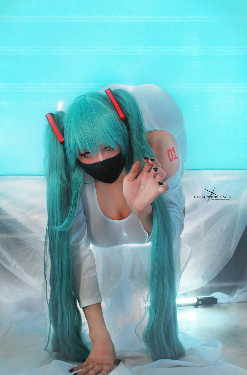 CosDestiny's tweet photo. Sadako hatsune miku https://t.co/pQUr0vCAi1