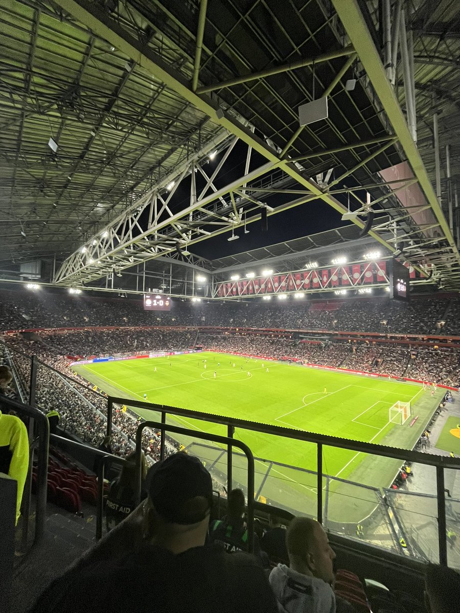 DirkStolk's tweet photo. @Alexieden Bij gebrek aan vechtlust op het veld heb ik deze uitnodiging ook vriendelijk overgeslagen. Congrats met de punten en groeten uit de bus terug.. https://t.co/3UBo6CghhK