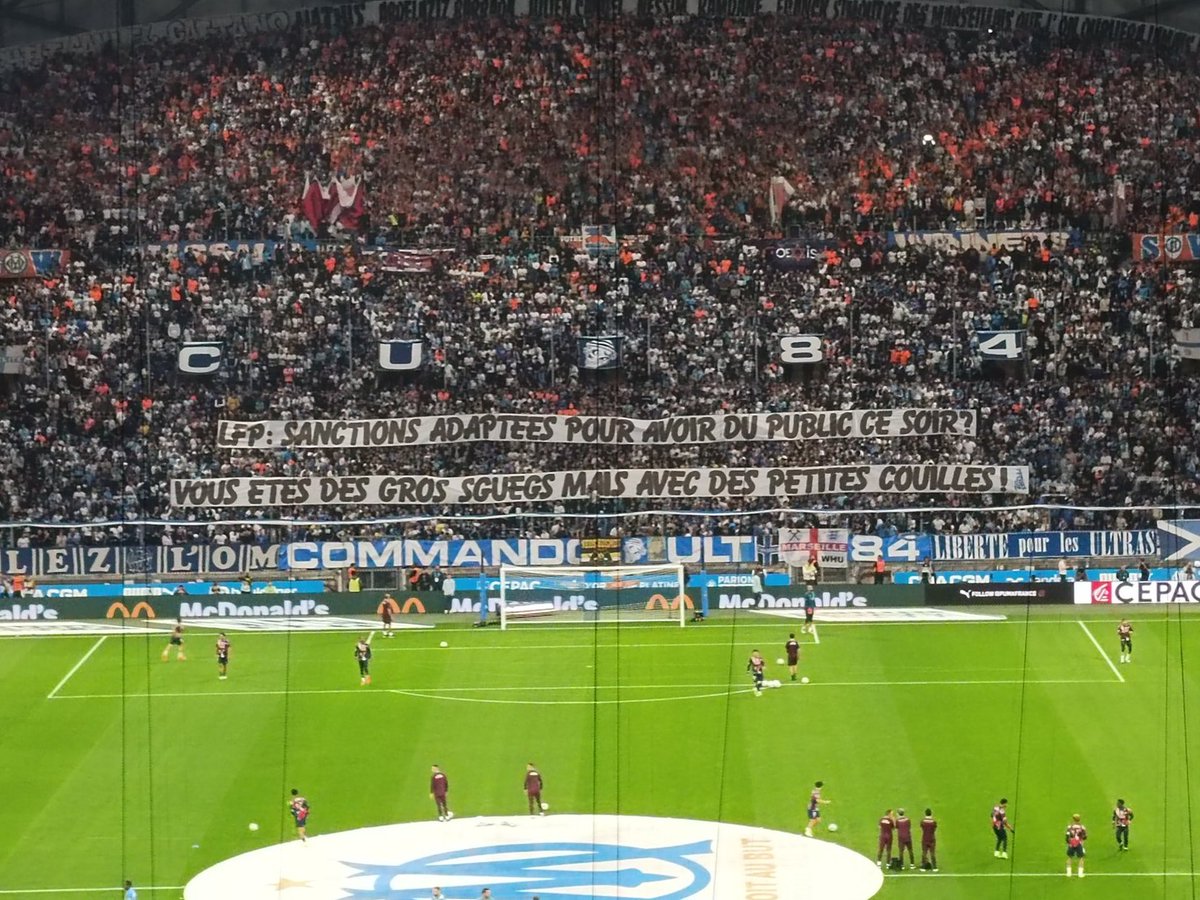 Olympien2613's tweet photo. Le message est clair 😂😂

#OMPSG  #TeamOM https://t.co/MPgNY4Yspn