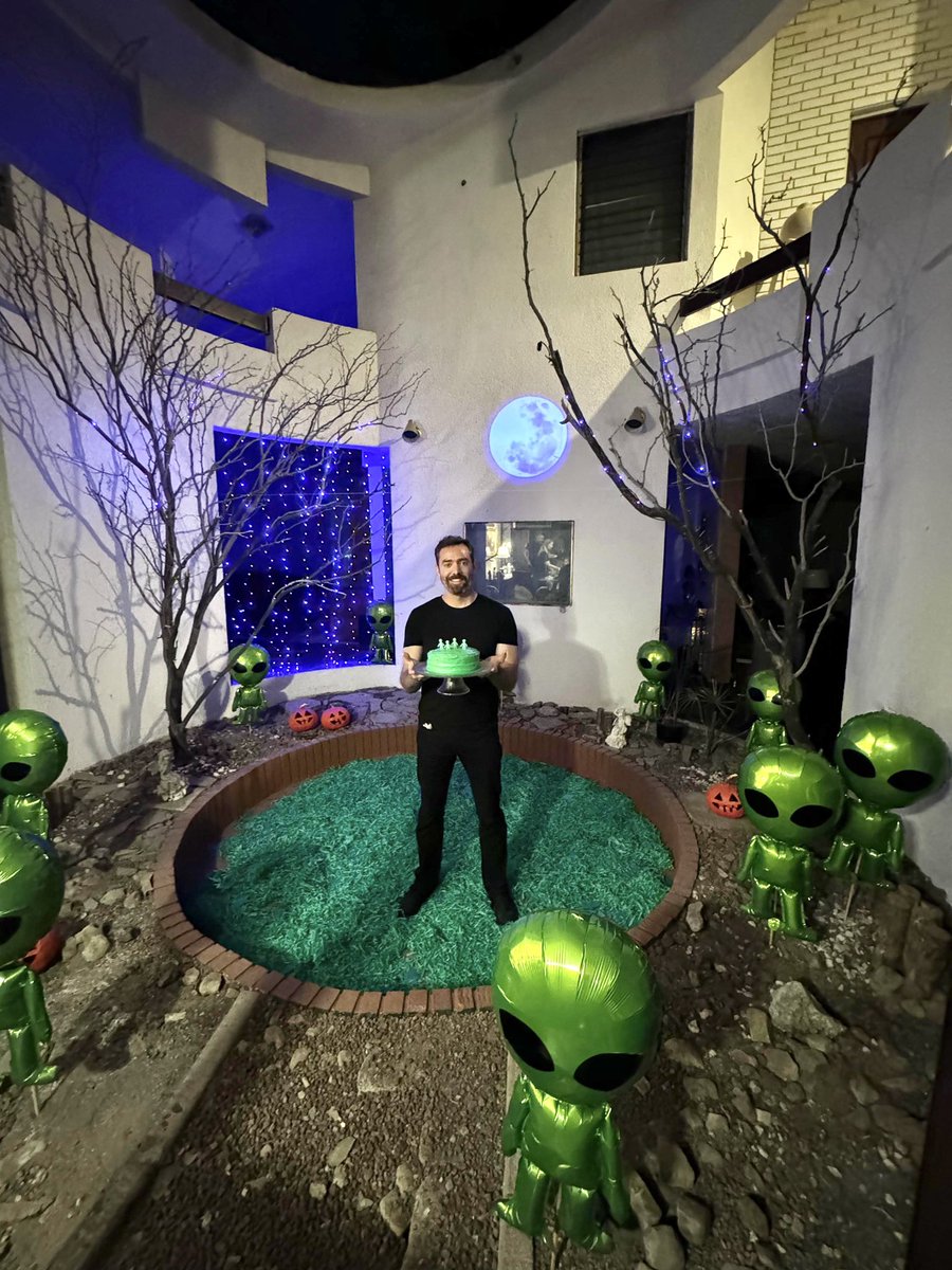 CarlosPalomoF's tweet photo. 👽 #alienparty !!!… Episodio 1. … https://t.co/EibQBOqvRJ