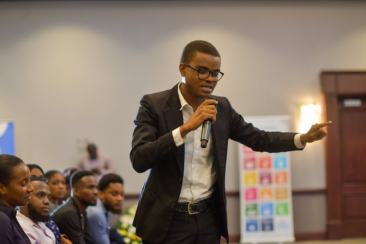 TurnierFegens's tweet photo. 79 #UNDAY 2024!
On échangeait  sur le thème : « Jeunes Paix et Sécurité », qui s’inscrit dans le cadre des initiatives pilotées par le Fonds de la Consolidation pour la Paix en Haïti pour la mise en œuvre de la résolution 2250 sur les jeunes, la paix/sécurité. @BINUH_UN @UNHaiti https://t.co/te2Wybzh8O