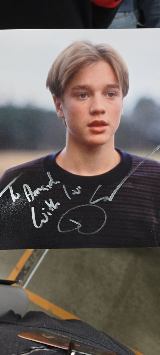 Mandylinn9's tweet photo. My teenage heart is fluttering! Devon was super sweet and still a cutie. @DevonESawa #WashingtonStateHorrorCon https://t.co/ywG0Ju83NM