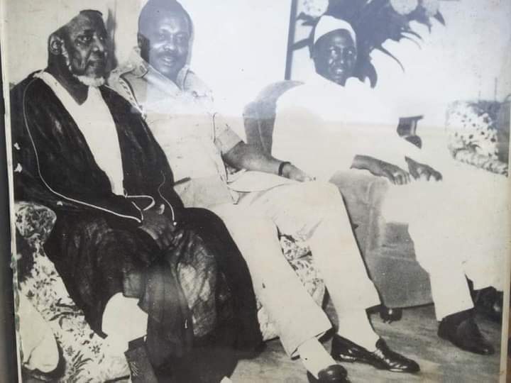 AnatomyOfSufism's tweet photo. Last Trip to Nigeria, 1971.

Thank you barhama, for bringing light of Islam to Nigeria. https://t.co/j8nGE3lmUI