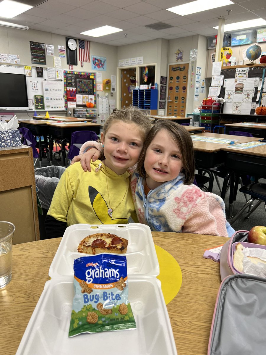mrsreedyses's tweet photo. Another great week of celebrating our latest “Star Student”! 🌟 Congratulations goes out to Emersyn! What a fun week it was learning more about her and celebrating ALL that makes her special! 💜💛 #connectses #bulletpride https://t.co/cpGy6FuiEC