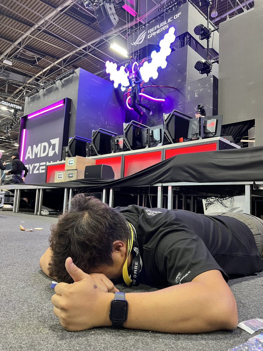 GrosChocobo's tweet photo. PARIS GAMES WEEK 2024 : THE END.
#ROGPGW24 https://t.co/alKzfPRBTM