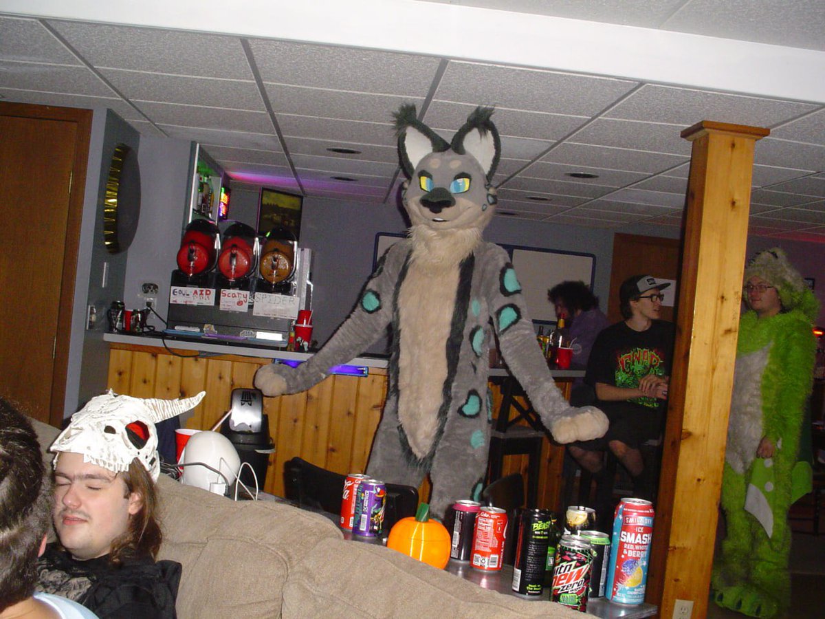 ArrickZane's tweet image. I brought a 21 year old digital camera to a party last night, all the photos look like they're from 2003