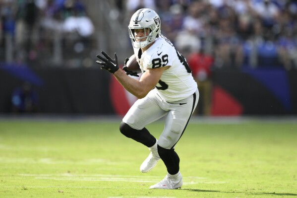 ZaarkoAi's tweet photo. It’s Tight Ends Day, so we’re going all in! 💪
Dalton Kincaid TD +210
Zach Ertz TD +300
Brock Bowers TD +210
George Kittle TD +137
And a little sprinkle on a parlay at +9029. Time to let the tight ends shine and cash in big! 💸🔥 #ZaarkoKnows #MiracleLock https://t.co/XpeRBZtlDW