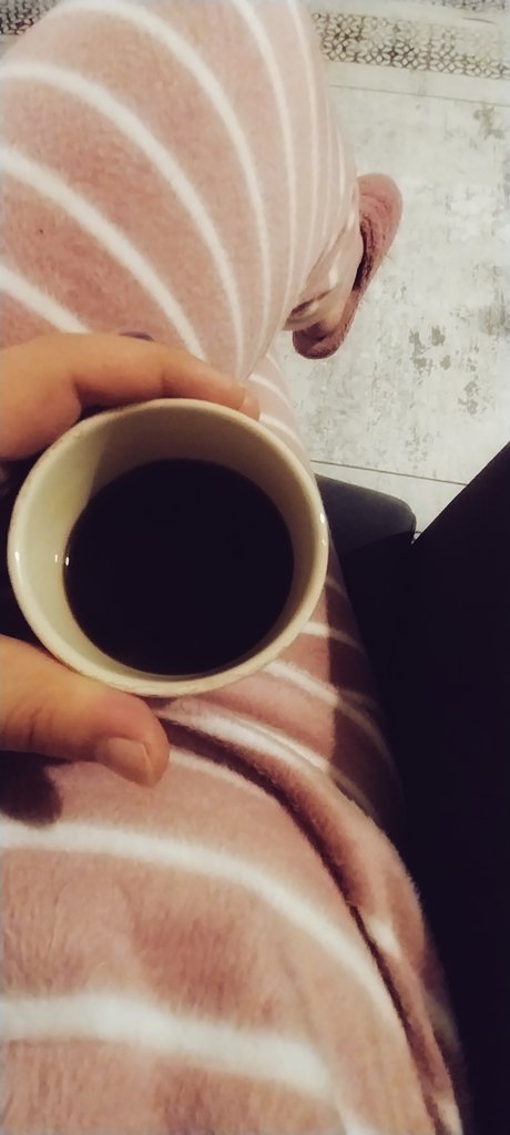 shraytknn's tweet photo. Bir #pazar klasiği.mis gibi kokan ev eşliğinde ..tabiiki #kahve mmm https://t.co/q6o7a64Wlx