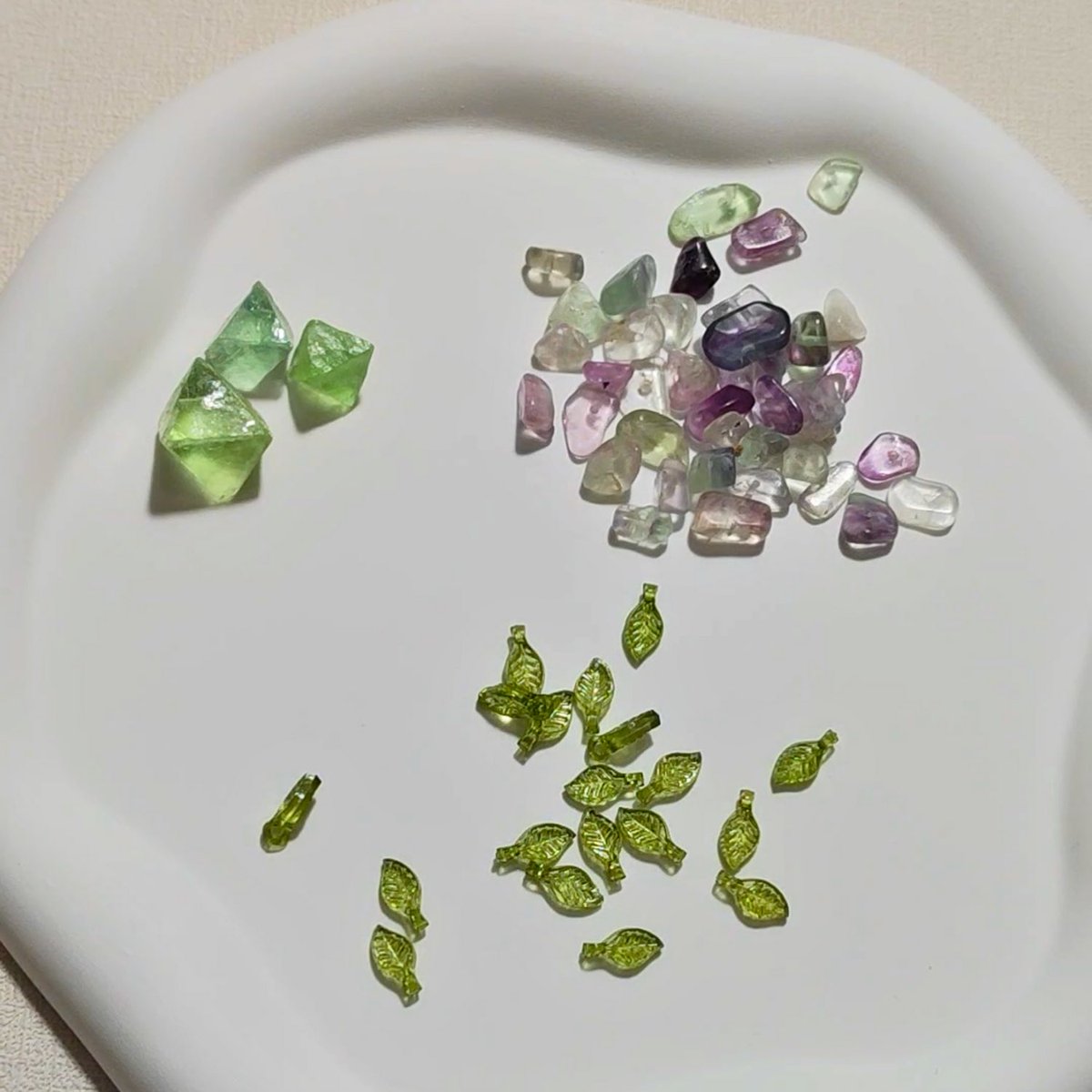 DiyourCrafts's tweet photo. Just made a Green fluorite stone bracelet inspired by the nature.
What would you name it ?

#DIY #jewely #bracelet  #handmade https://t.co/2Qna8a9mU4