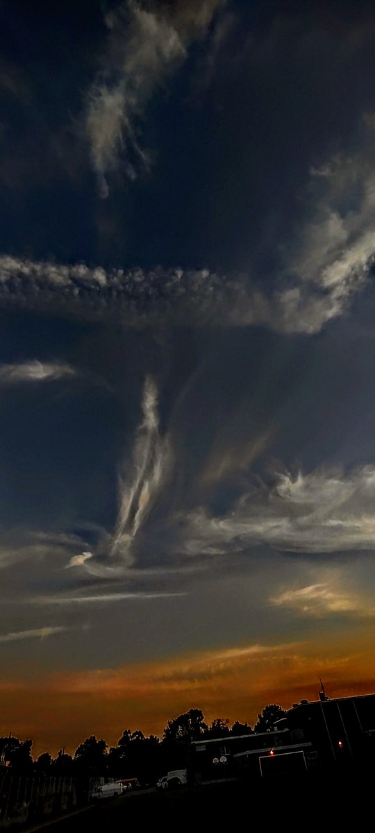 DomShelley2's tweet photo. #ReturnOfTheGods #sundayvibes #heaven #God
#Aliens #Thoth #Enki #AncientSymbols #Naza #uaptwitter #uapX #UAPs
#Photography #Toronto
Shout it out ๐โโจ https://t.co/Ic3QcvWMwq