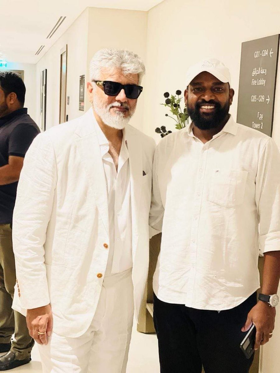 AjithFansnet's tweet photo. Lastest pic of Ajith sir. 

#Ajithkumar | #VidaaMuyarchi | #GoodBadUgly | https://t.co/0diiwNg8hS