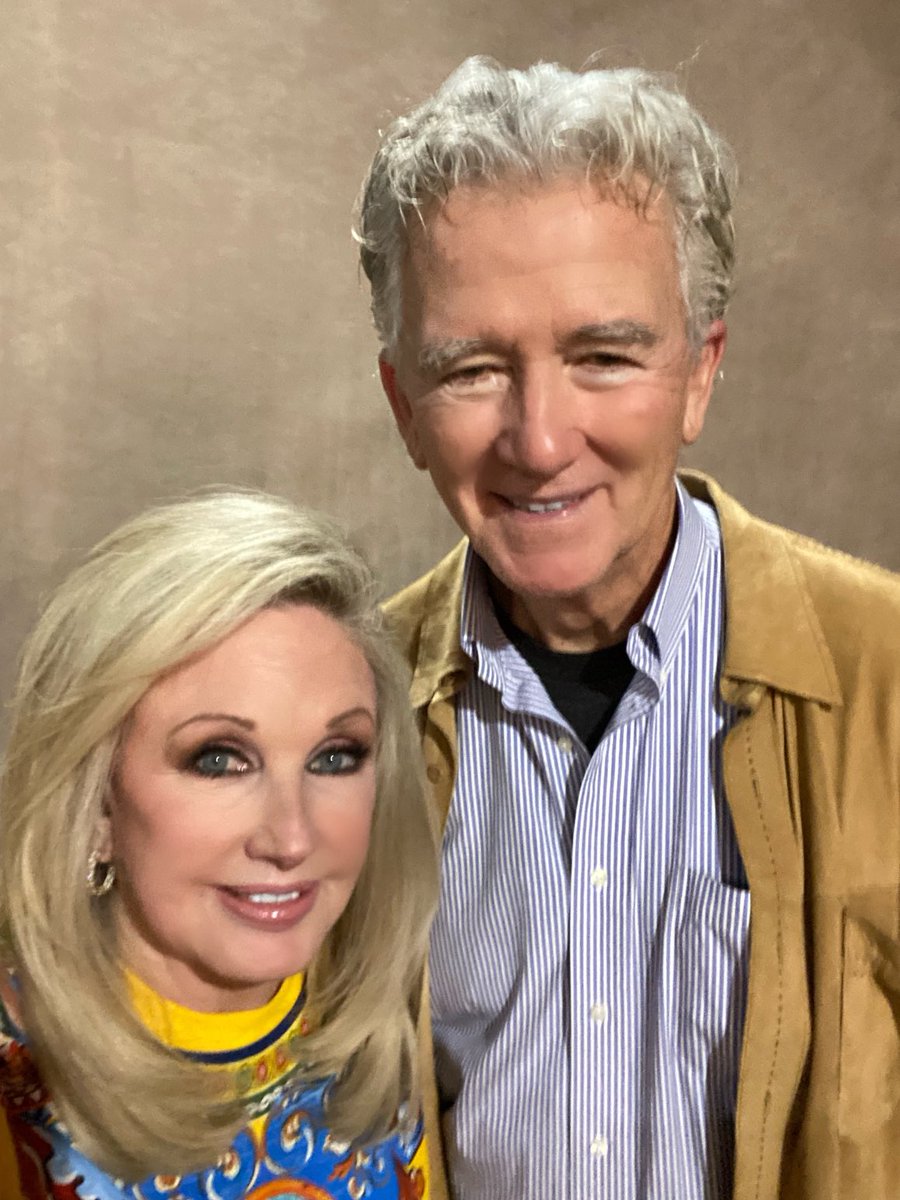 #OnMyWalk at the #DallasReunion and look who I ran into! My buddy Patrick Duffy! I had so much fun catching up between events! 💗🌷💗