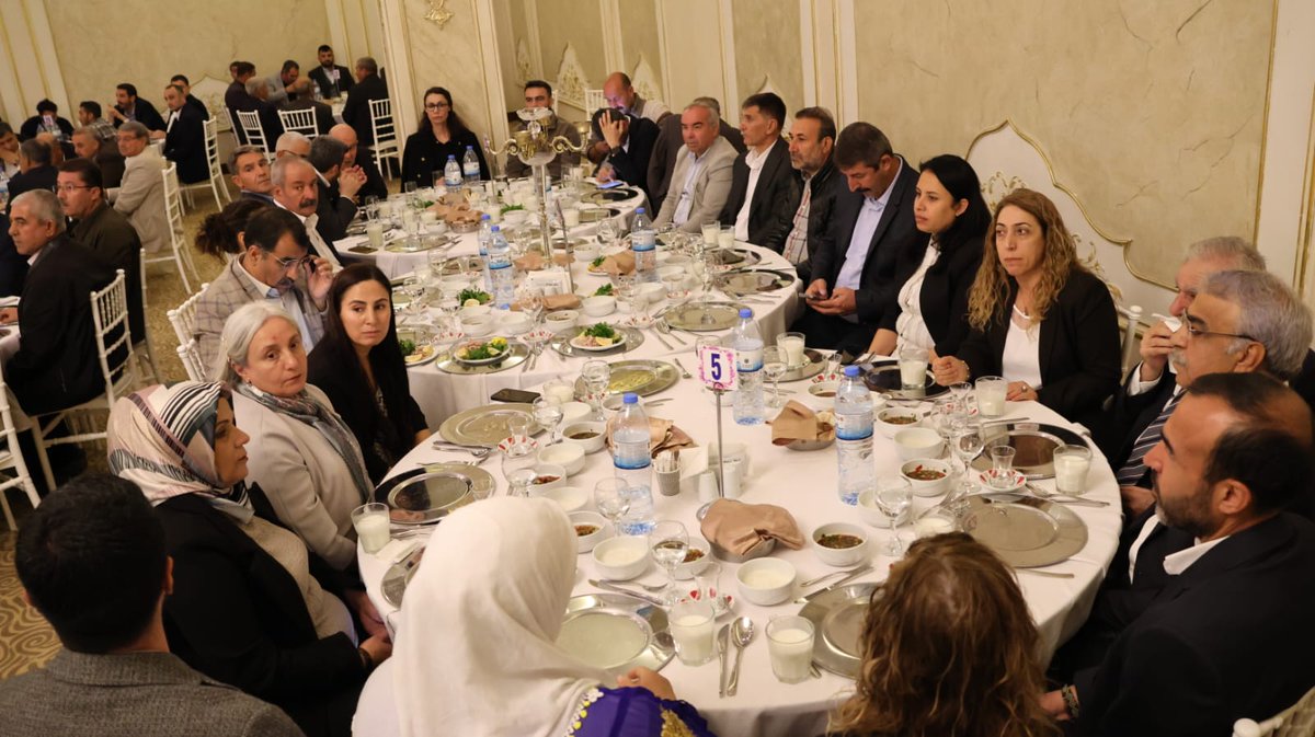 Bugün gök ailesinin barış merasimine katıldık toplumsal barışa vesile olmasını diliyoruz