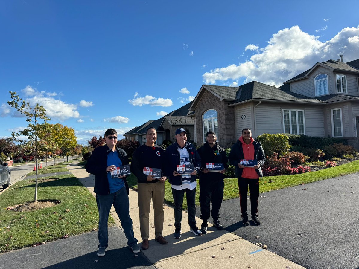 NadeemAkbar2026's tweet image. Great day canvassing with MP Dan Muys in Burlington North-Milton West! Together, we connected with residents, heard valuable insights, and shared our vision for a stronger community. Grateful for the teamwork and support!

#TimeForChange #TrudeauHasToGo #ConservativeSolutions