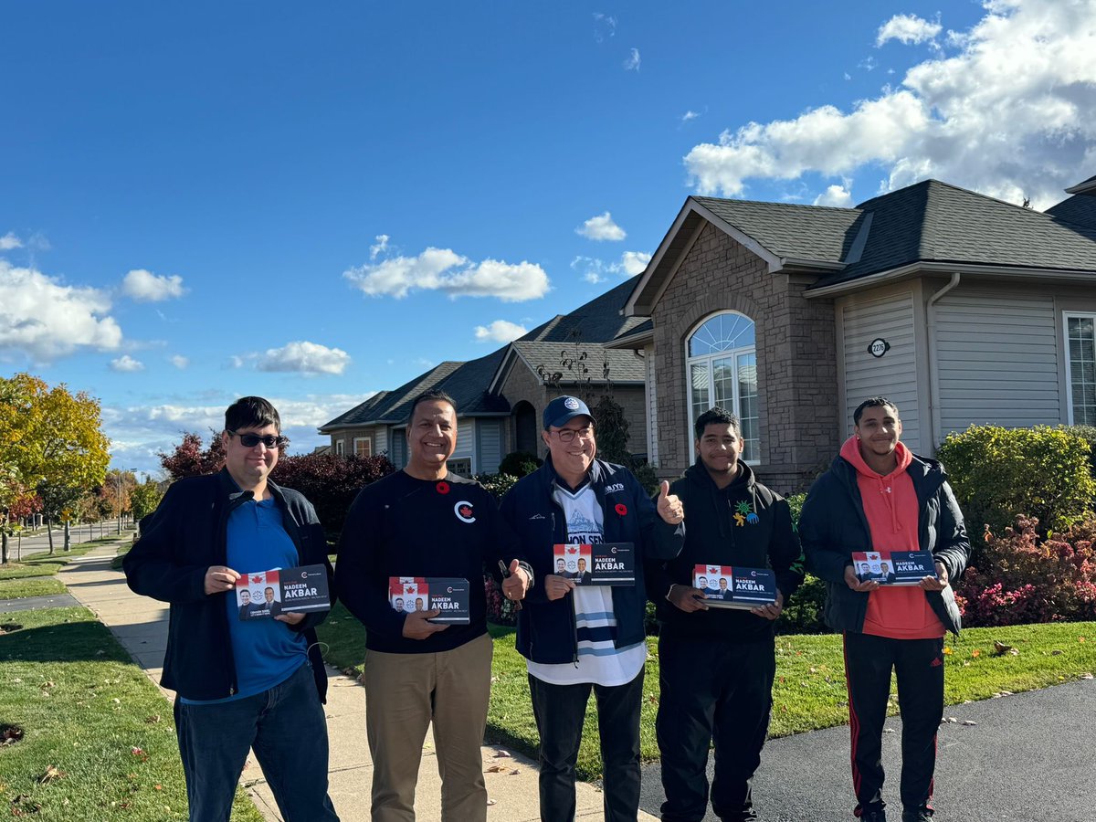 NadeemAkbar2026's tweet image. Great day canvassing with MP Dan Muys in Burlington North-Milton West! Together, we connected with residents, heard valuable insights, and shared our vision for a stronger community. Grateful for the teamwork and support!

#TimeForChange #TrudeauHasToGo #ConservativeSolutions