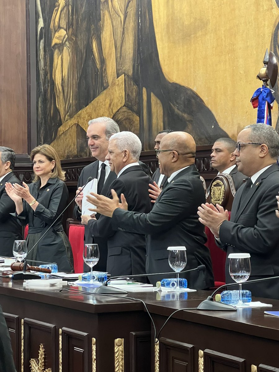 BOgando29's tweet photo. Hoy celebramos la promulgación de una nueva constitución, un paso hacia un futuro más justo y democrático para nuestra República Dominicana. ¡Que sigamos avanzando unidos por el bienestar de nuestra nación!

#NUEVACONSTITUCIÓN @luisabinader https://t.co/gvcRafUe3P