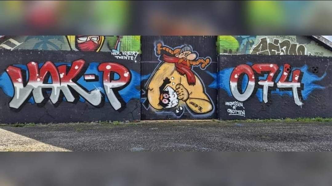 TomBreFleMer's tweet image. Na een Europese wedstrijd eerder deze week vandaag een trainingspartijtje gehad tegen een campingelftal uit Calimero City; ze hadden net zo goed een mix team van de beloften &amp;amp; de vrouwen binnen de lijnen kunnen sturen; COME ON TWENTE ENSCHEDE; ER IS MAAR ÉÉN CLUB IN TWENTE!!!