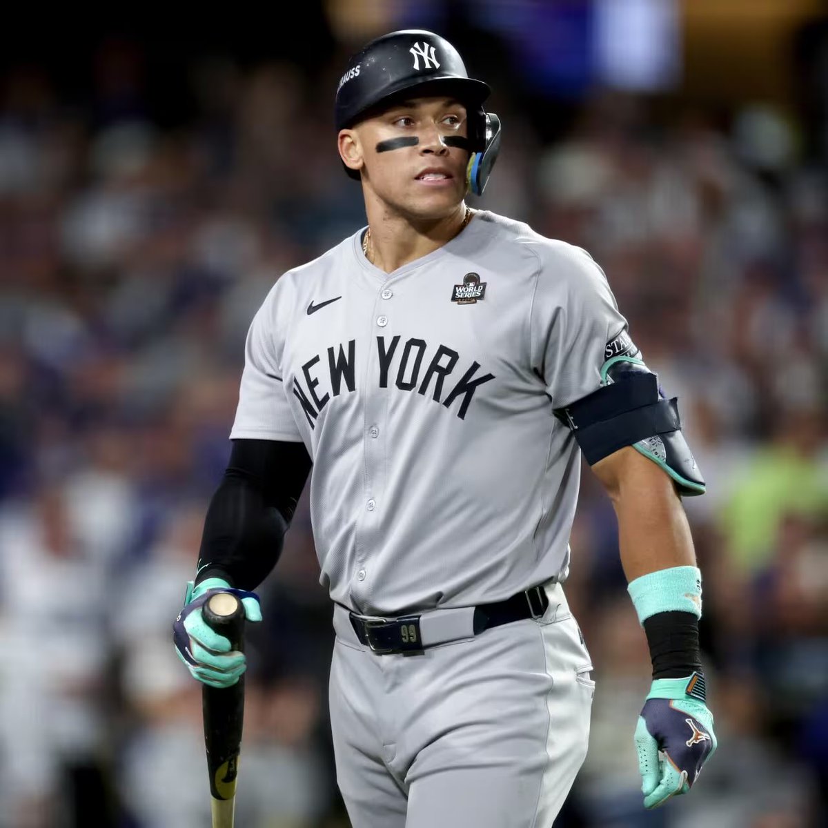 MikeDro_'s tweet photo. I see dialogue about giving Aaron Judge a standing ovation or not for Game 3 of the World Series at home

I don’t care how much money he makes. Baseball is mental. He admitted he’s overthinking and trying too hard. He’s carried us for years. Show him love when he needs it. https://t.co/0UrXLjd8uD