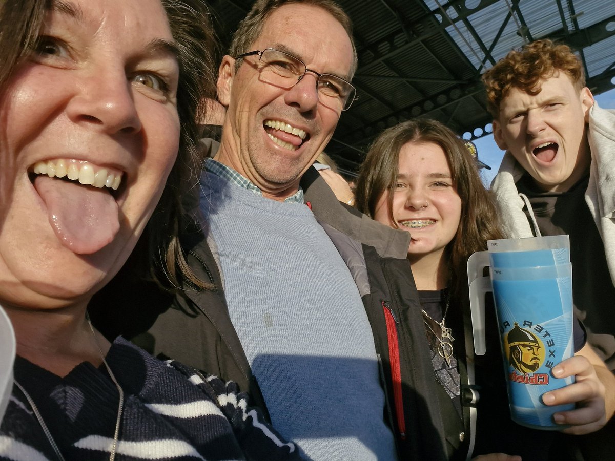 sara munns tweet media