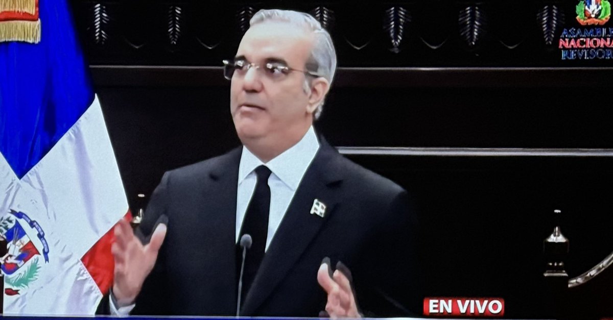 El presidente Luis Abinader demuestra su enorme compromiso con la democracia y con el pueblo dominicano . Luís  , un líder por siempre !! Mi profundo respeto y admiración . ⁦<a href="/luisabinader/">Luis Abinader</a>⁩ ⁦<a href="/raquelarbaje/">Raquel Arbaje</a>⁩ ⁦<a href="/RaquelPenaVice/">Raquel Peña</a>⁩ ⁦<a href="/CarolinaMejiaG/">CarolinaMejiaG</a>⁦<a href="/JosePaliza/">Jose Paliza</a>⁩