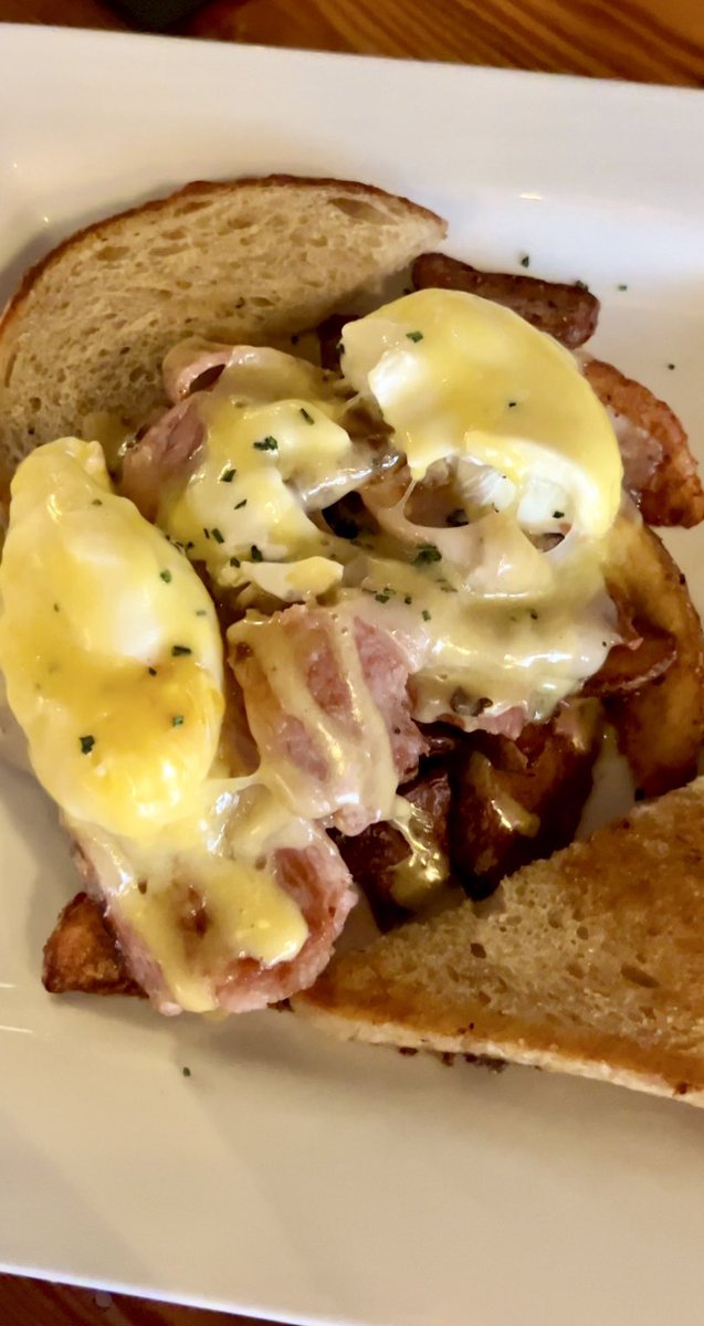 Did someone say “bottomless mimosas”?🥂

We have bottomless mimosas &amp; a mouthwatering Brunch menu waiting for you at 💫Our Palafox 💫!

We’re open 10:30am to 3:30pm on Sundays and would love to serve you soon! #downtownpensacola #brunch