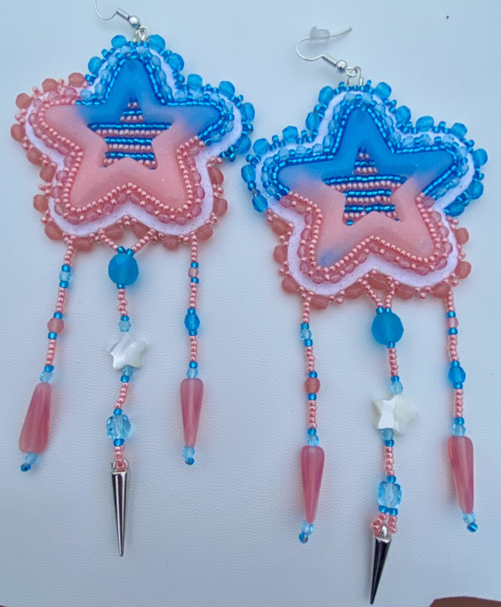 aidfleek's tweet image. $100 🏳️‍⚧️ Trans color stars! These are extra special and were a labor of love! Send to your bestie with free US shipping when you use code YODA at checkout.
#transgender #trans 
@NDNbeadmarket 

look-beadwork.myshopify.com