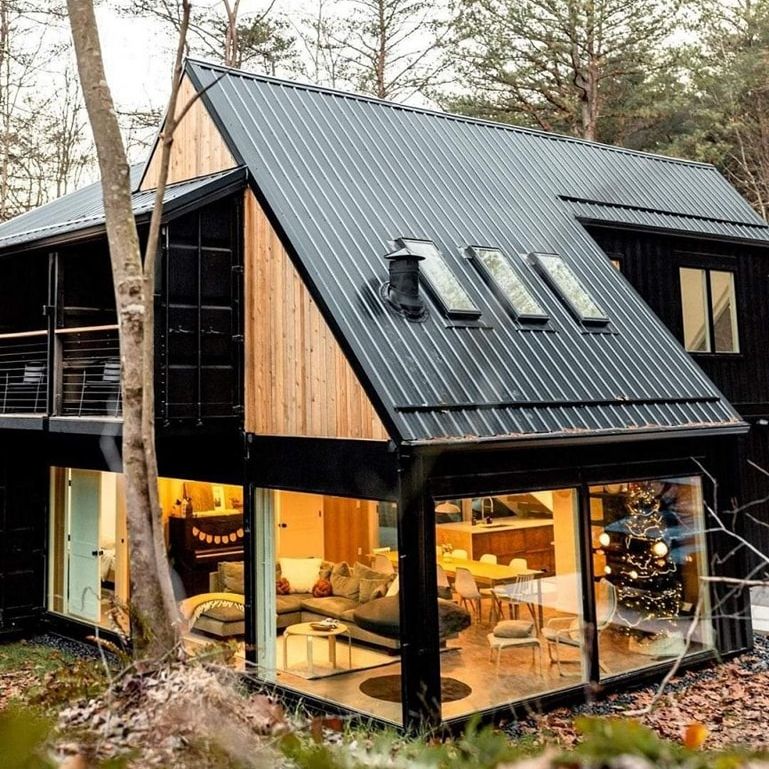 ChicHomeSpaces's tweet photo. 🏡✨ Modern charm meets cozy comfort! This stunning home design perfectly blends wood and glass, creating a warm and inviting atmosphere.
What’s your favorite feature in a home? 🌲❤️ #HomeDecor #ModernDesign #CozyHome https://t.co/Yp4YstcXDs