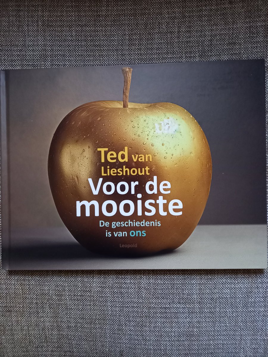 Iena Redeker (@ienapiena) on Twitter photo De geniale <a href="/tedvanlieshout/">Ted van Lieshout</a> heeft weer een prachtig boek gemaakt! Voor liefhebbers van geschiedenis, kunst, verhalen en vormgeving. Want zie dat omslag alleen al! #leestip De geniale <a href="/tedvanlieshout/">Ted van Lieshout</a> heeft weer een prachtig boek gemaakt! Voor liefhebbers van geschiedenis, kunst, verhalen en vormgeving. Want zie dat omslag alleen al! #leestip