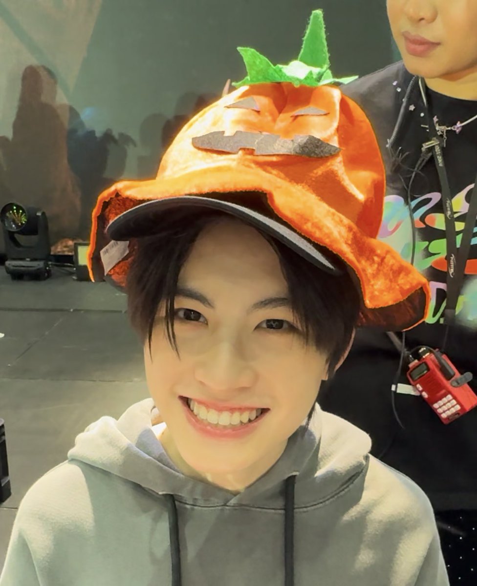 เอเอยิ้มทีโลกสดใสมากแงงงงง🥺🤏🏻 
#AAashirakorn 
#BUS_KnockKnockKnock_Chaingmai