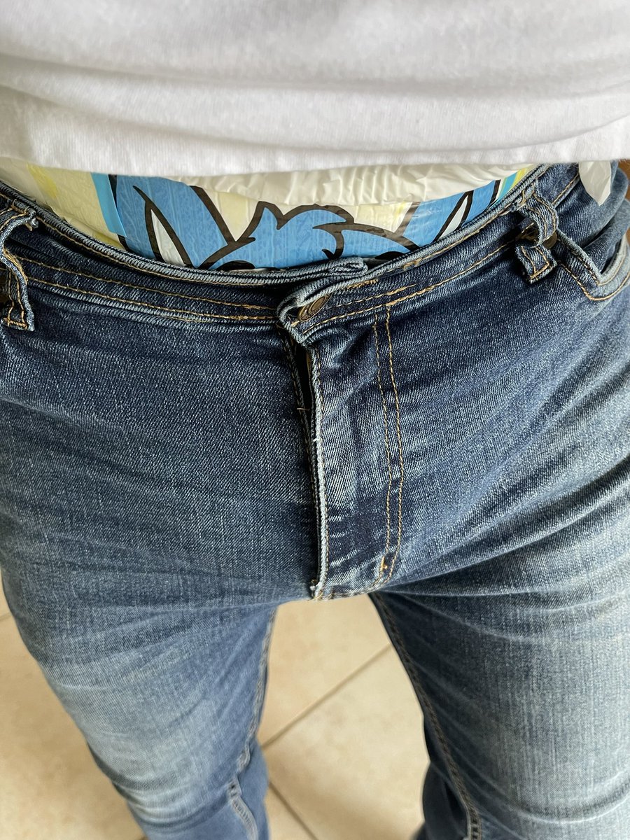 little_mael's tweet photo. No clue !!
#Diaperboys #abdl #diaperlifstyle https://t.co/DmkQcRKnXU