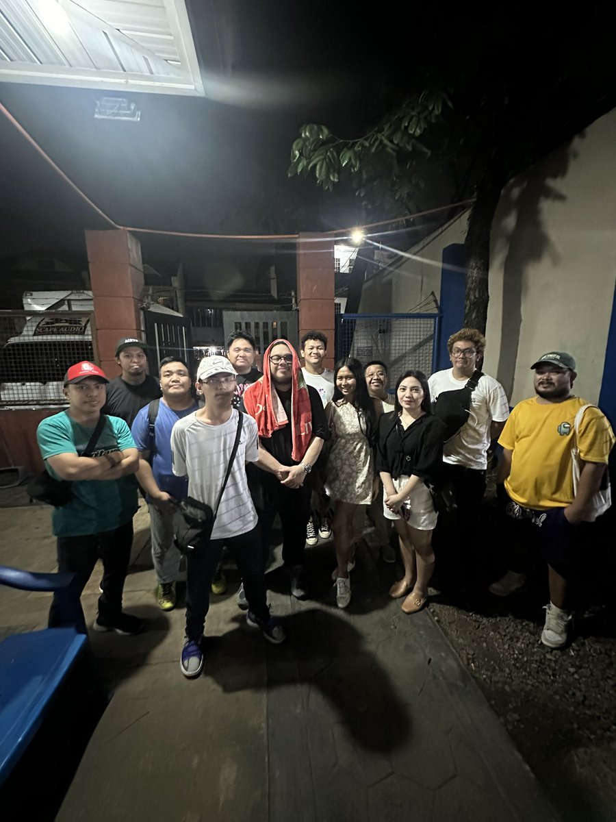 MontyMacalino's tweet photo. Thanks for your presence MayoNation 💛 #YRWeekend https://t.co/KDP4woYGcg