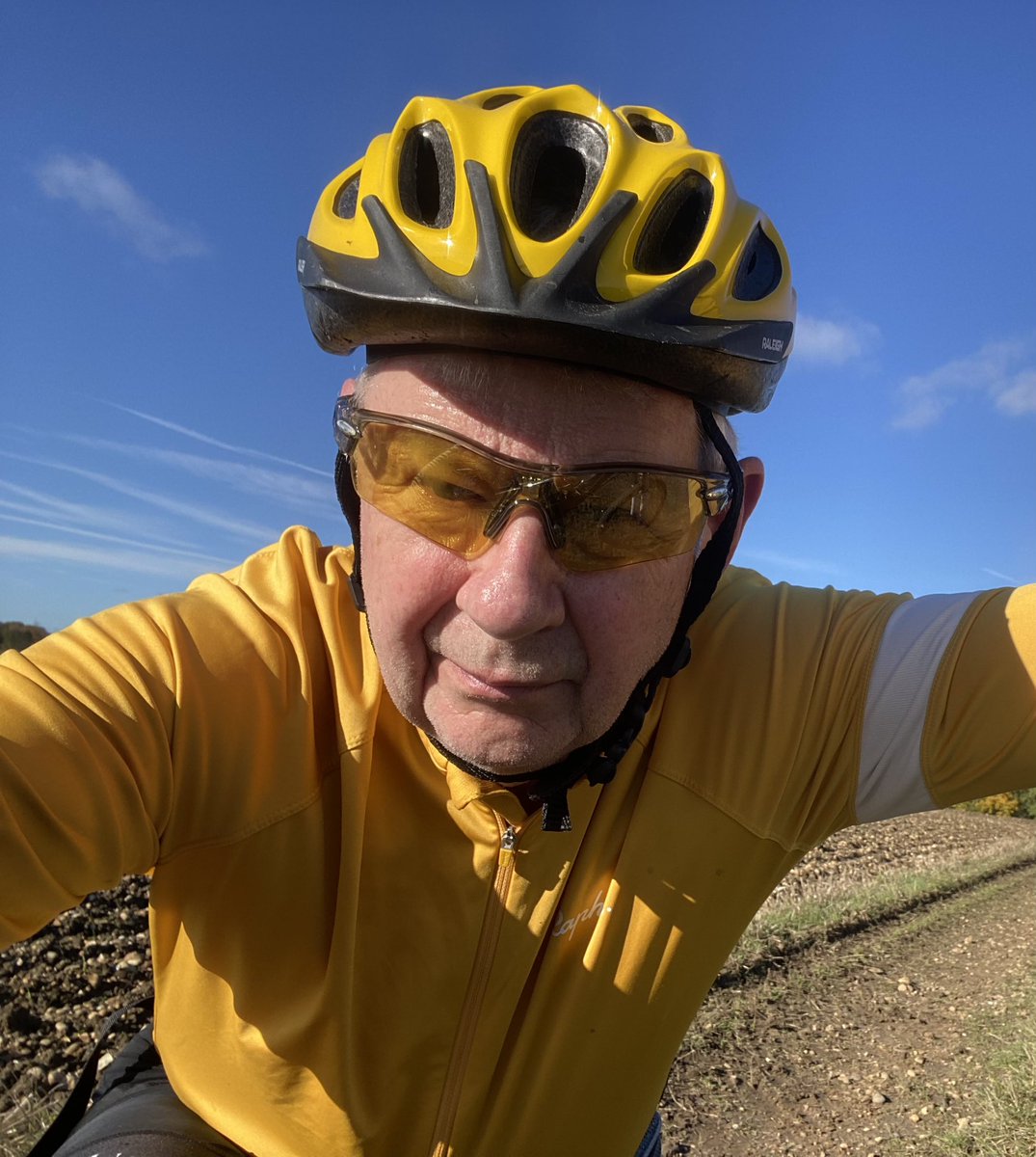 AAPresident's tweet photo. Beautiful autumnal day for a cycle ride. #thinkbikes https://t.co/9Ja0FkF5IV
