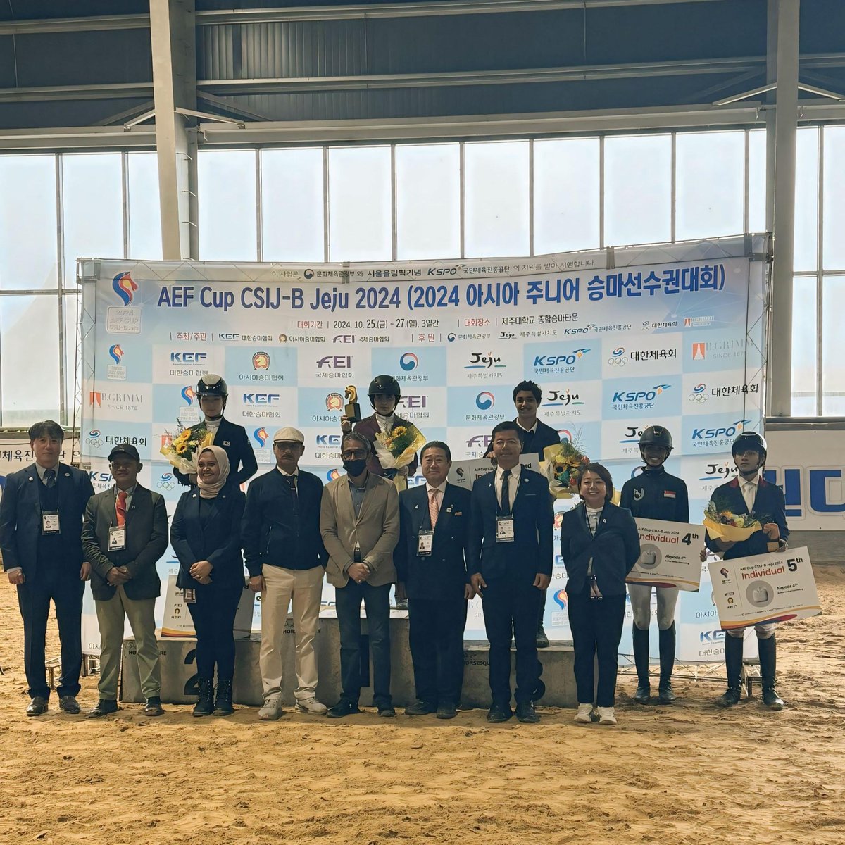 نهنئ الفارس حسين الخرافي على حصوله على المركز الثالث وتكريمه في اليوم الأول من منافسات كأس آسيا في كوريا الجنوبية. 
كما حقق المركز الثامن في اليوم الثاني من شوط كأس آسيا للناشئين، بمشاركة 24 فارسًا وفارسة من 22 دولة آسيوية.