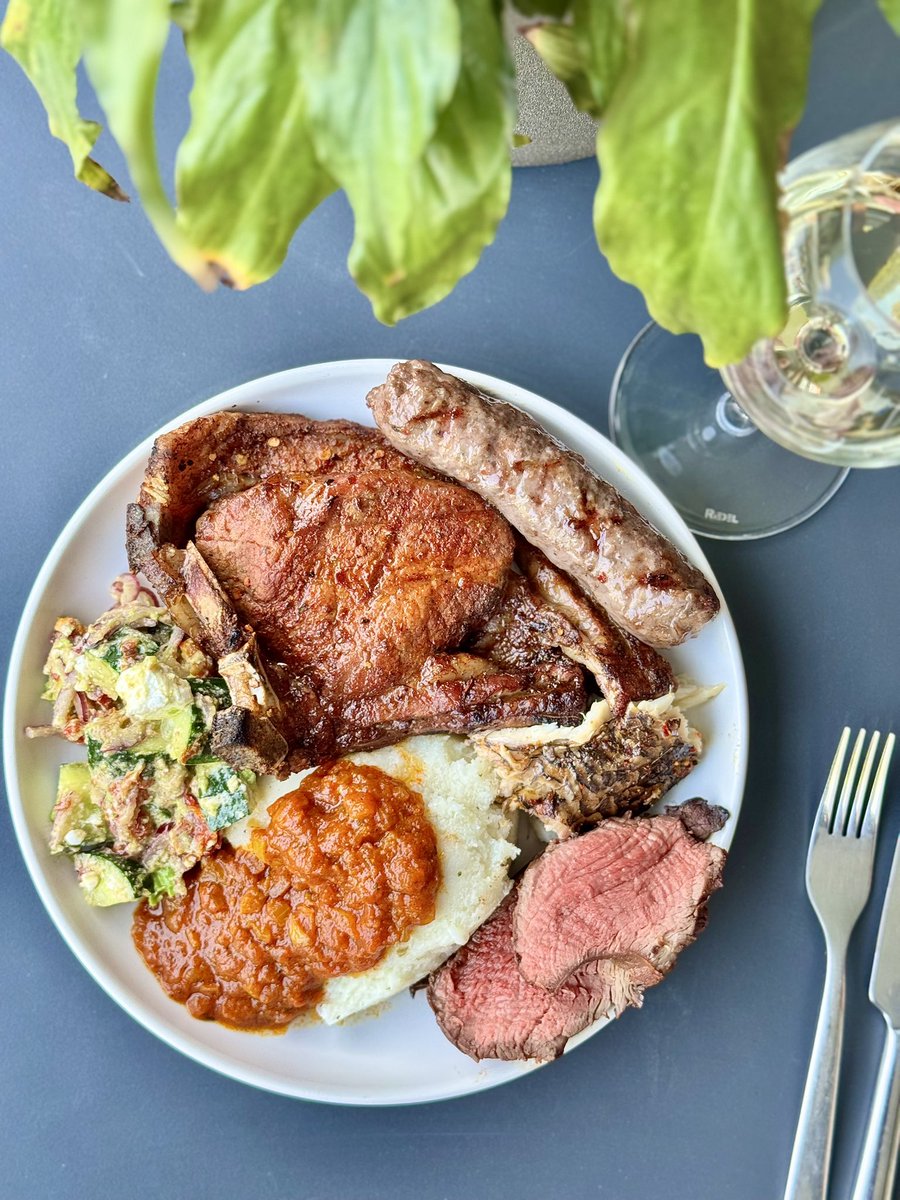 ThembaGwejela's tweet photo. #SundayPlate ๐จ๐ฝโ๐ณ https://t.co/udUKMZM3Ur