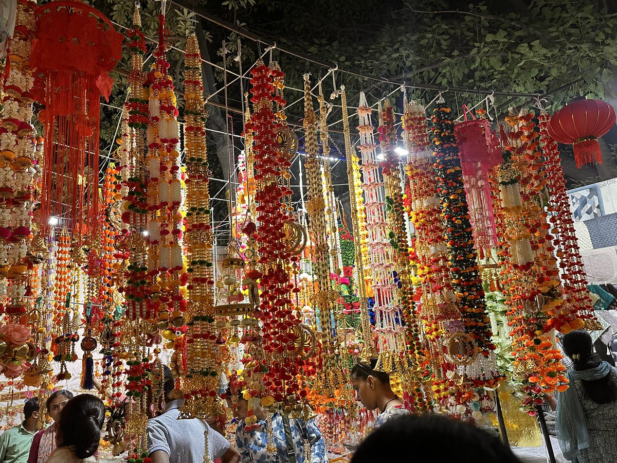 optionurol's tweet image. Festive lights galore 
Ambience full of love
Is all real ?

Is there symbolism
Do we fake truth ?
Life is surreal.

#vss365 #ambience #Festival #Diwali #Halloween #life #poetry 

©️Anish Gupta