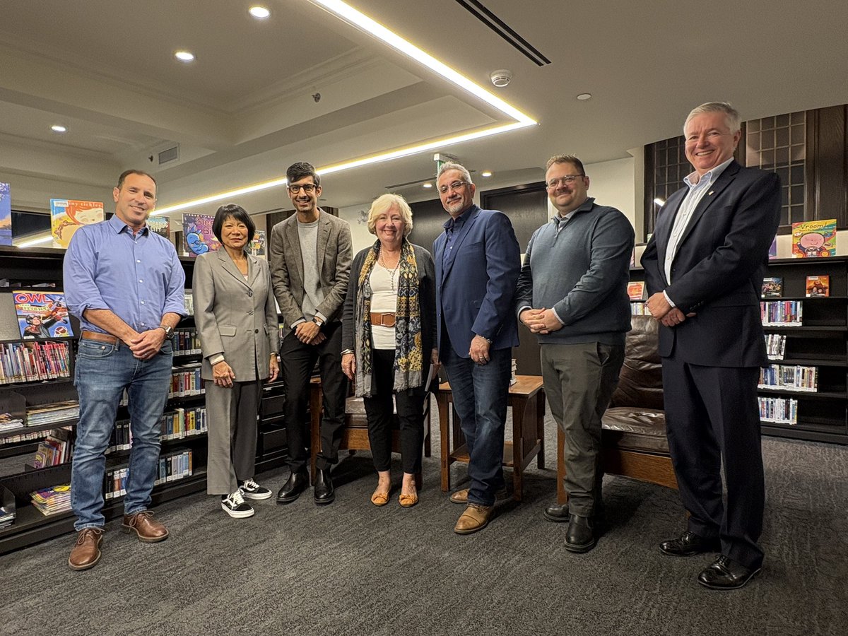 MayorOliviaChow's tweet photo. Toronto loves the library. I know I love my library. 

That’s why today, I’m so very happy to announce our plan to make sure all 100 @torontolibrary branches across the city are finally open 7 days a week year round. https://t.co/QUPLkCmVRk