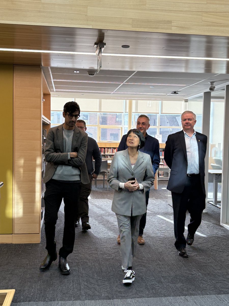 MayorOliviaChow's tweet photo. Toronto loves the library. I know I love my library. 

That’s why today, I’m so very happy to announce our plan to make sure all 100 @torontolibrary branches across the city are finally open 7 days a week year round. https://t.co/QUPLkCmVRk