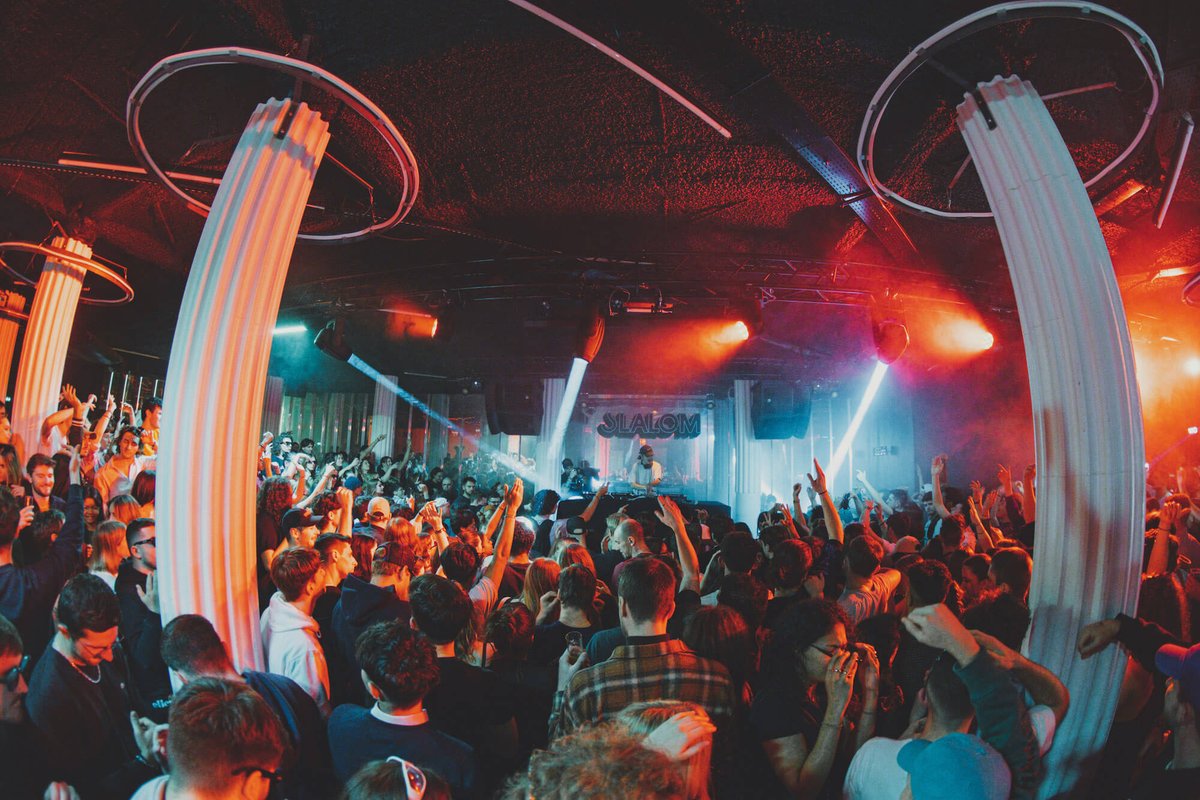 Vous l'aviez vu ? 👀

Une scène du film "L'amour Ouf" de Gilles Lellouche a été tourné au Slalom à Lille, club de  Lille géré par Allo Floride 🤩🌴