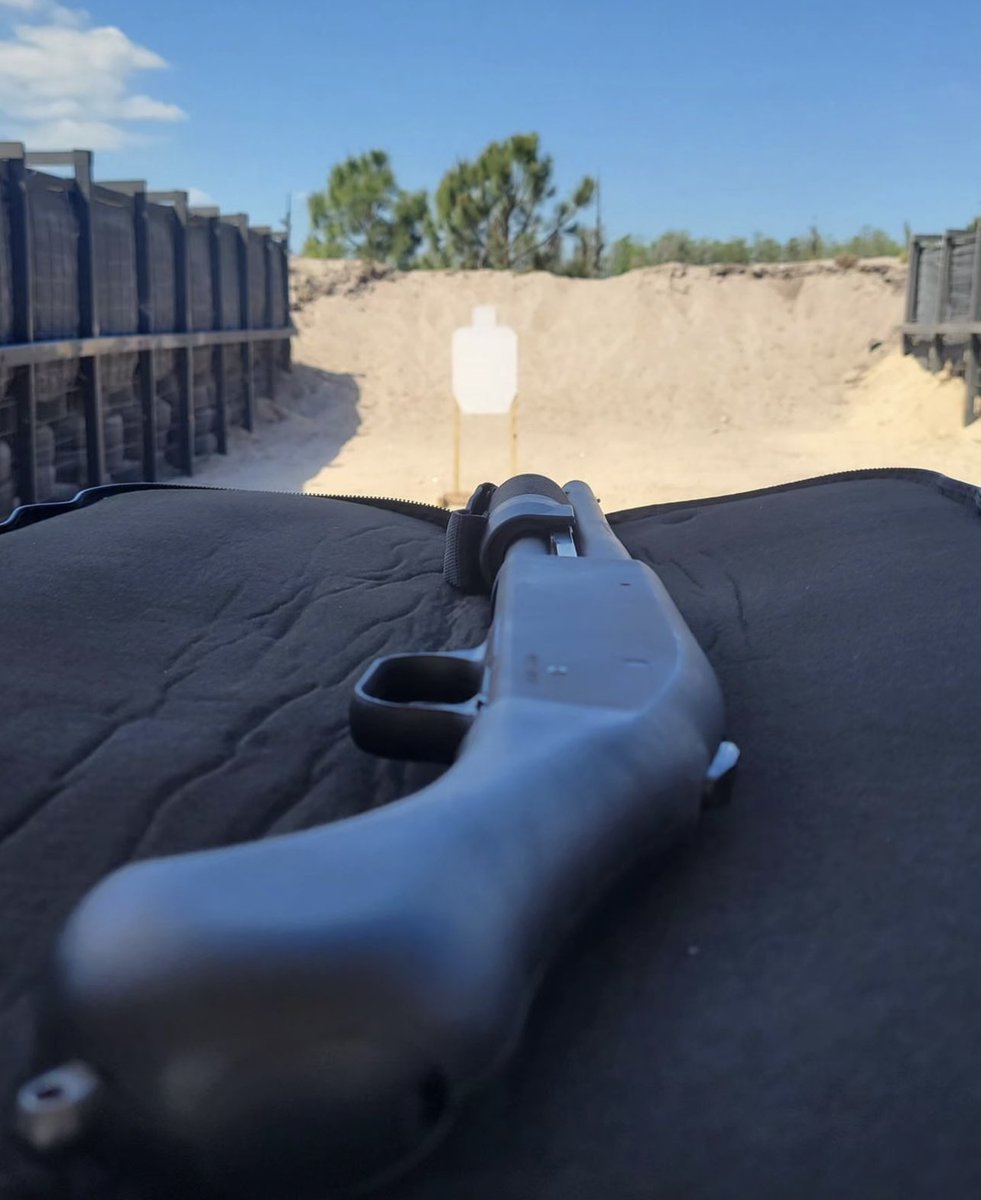MossbergCorp's tweet photo. Please RT if you'd rather be here today! #mossberg #shotgun https://t.co/ZTUQt6z7zP