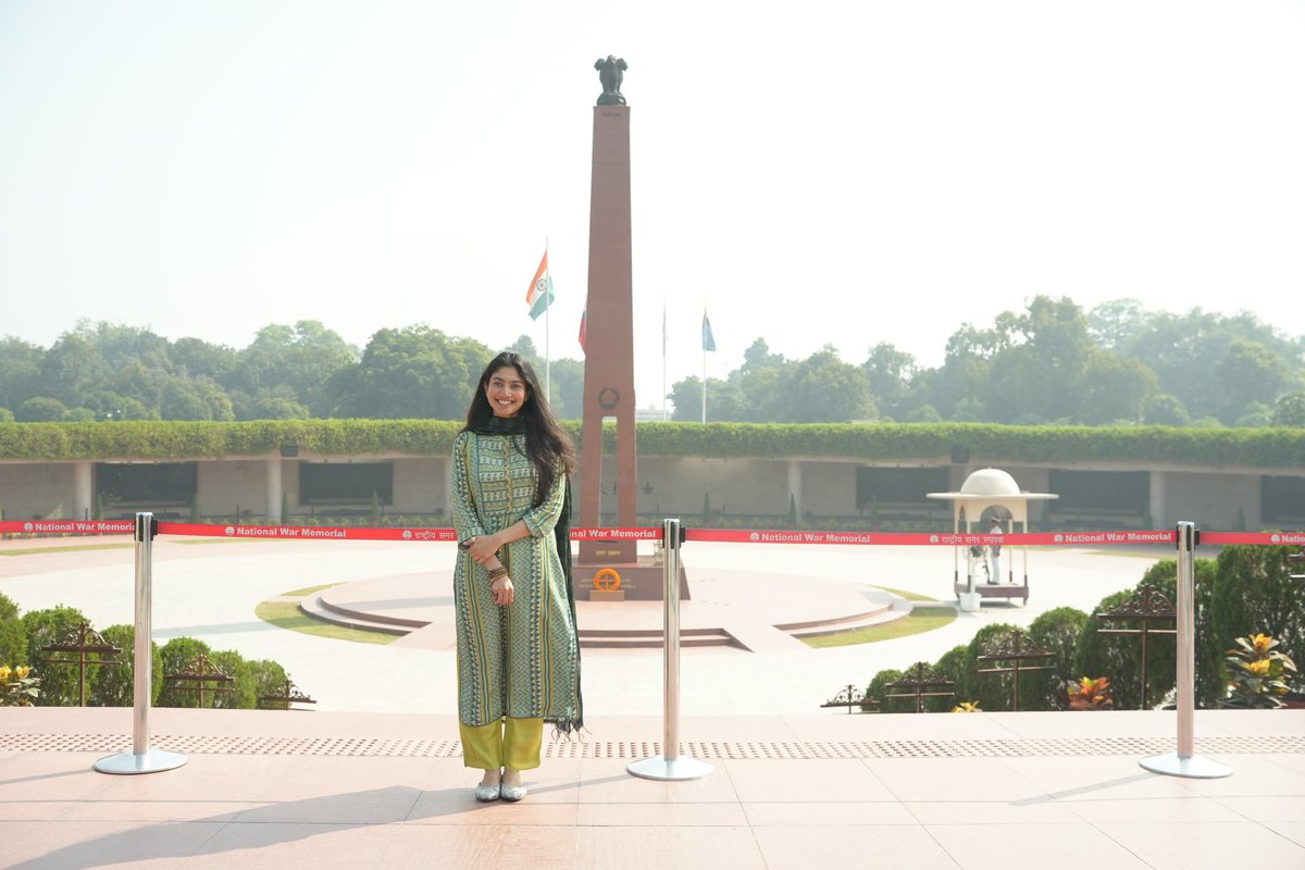 Sai Pallavi (@sai_pallavi92) on Twitter photo I wanted to visit the #NationalWarMemorial before starting the promotions for #Amaran. This sacred temple, houses thousands of “brick-like-tablets” in the memory of every Braveheart, who has laid down their lives for us. I was brimming with emotions while paying respect to Major I wanted to visit the #NationalWarMemorial before starting the promotions for #Amaran. This sacred temple, houses thousands of “brick-like-tablets” in the memory of every Braveheart, who has laid down their lives for us. I was brimming with emotions while paying respect to Major