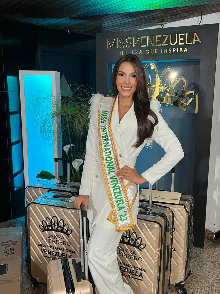 Jonathan Blum (@jonathanblum) on Twitter photo Ya partieron nuestras reinas en busca de nuevas 👑 internacionales para 🇻🇪 RT si también crees que esas coronas vienen a casa. <a href="/venevision/">Venevision</a> <a href="/MissVzla/">Miss Venezuela</a> Ya partieron nuestras reinas en busca de nuevas 👑 internacionales para 🇻🇪 RT si también crees que esas coronas vienen a casa. <a href="/venevision/">Venevision</a> <a href="/MissVzla/">Miss Venezuela</a>