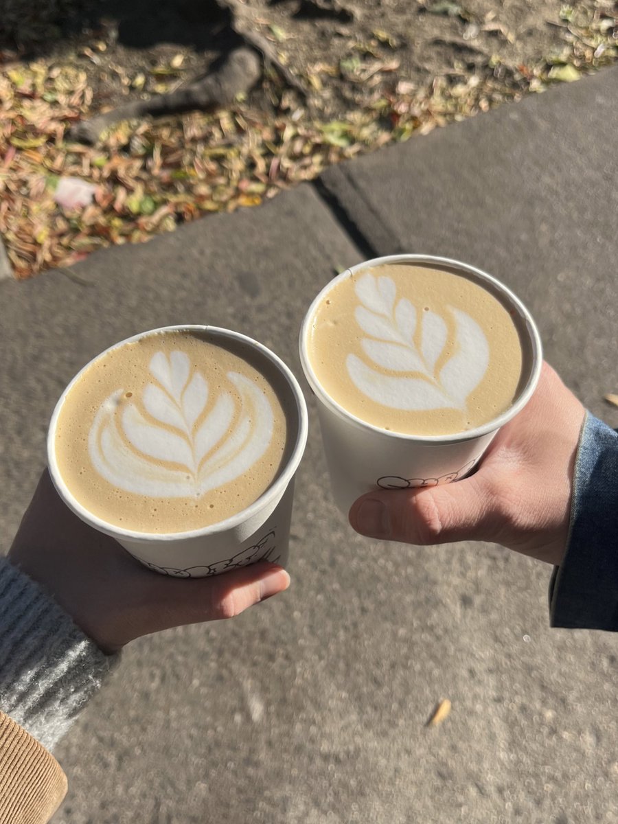 faceofmunchies's tweet photo. morning with @drink_diet_coke who saved me from staying inside all day ft the photo she took of our coffees, my big pancake, and some market flowers https://t.co/dyHWvzY0zk