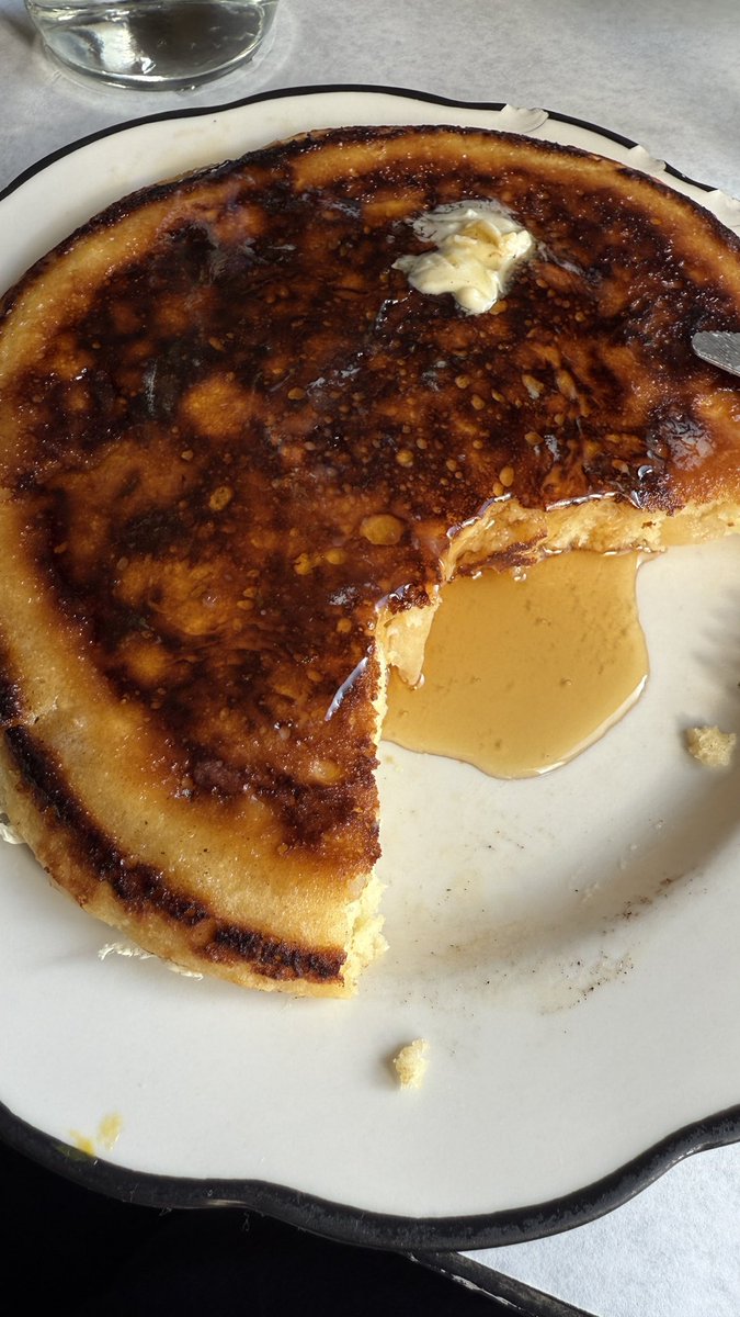 faceofmunchies's tweet photo. morning with @drink_diet_coke who saved me from staying inside all day ft the photo she took of our coffees, my big pancake, and some market flowers https://t.co/dyHWvzY0zk