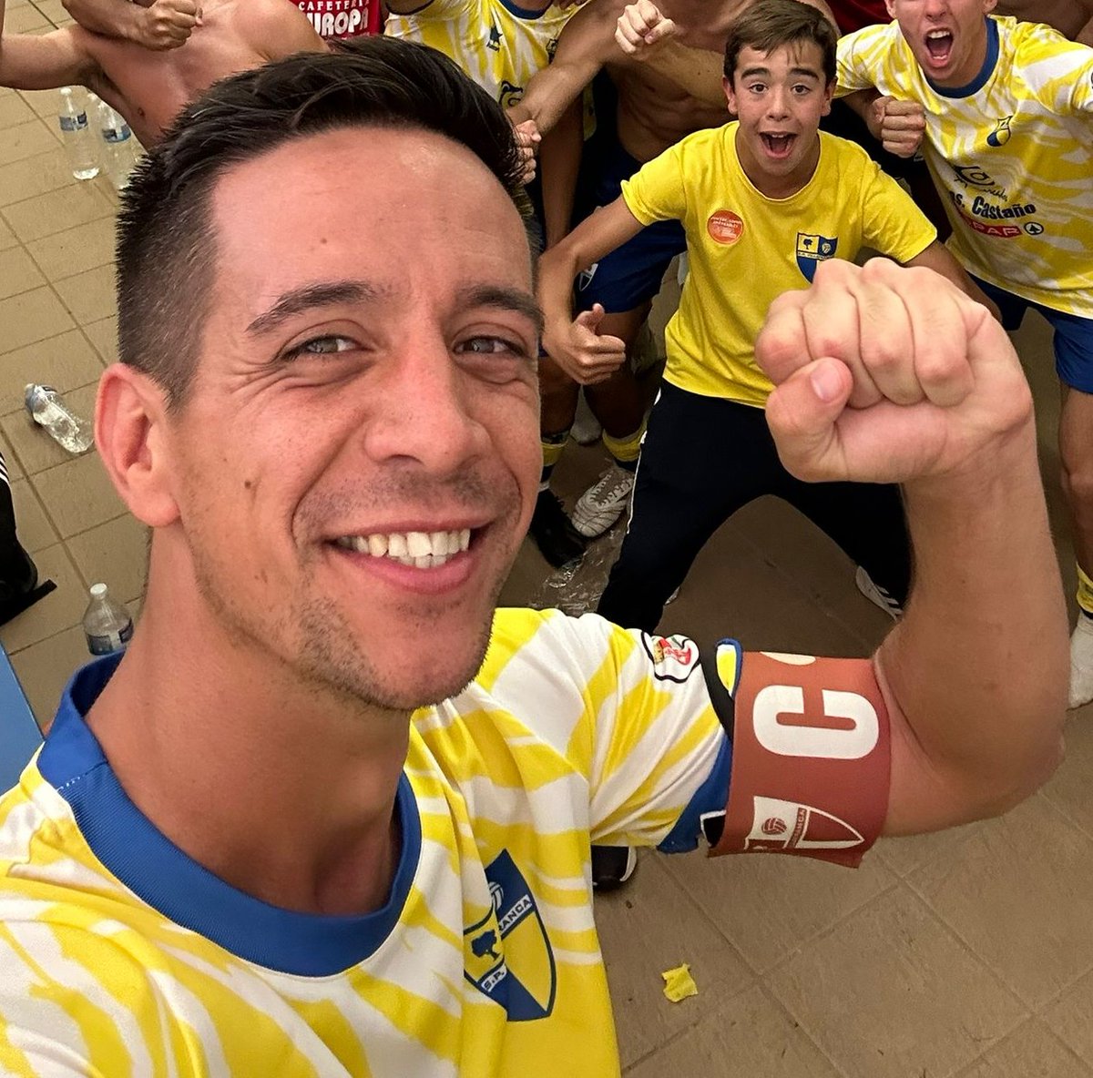 Hoy partido nº 100 de <a href="/RicardoDuran3/">Ricardo Durán</a> con la camiseta de la <a href="/SPV_OFICIAL/">SP VILLAFRANCA (cuenta oficial)</a>. 👏🏻👏🏻👏🏻 1️⃣0️⃣0️⃣🏆