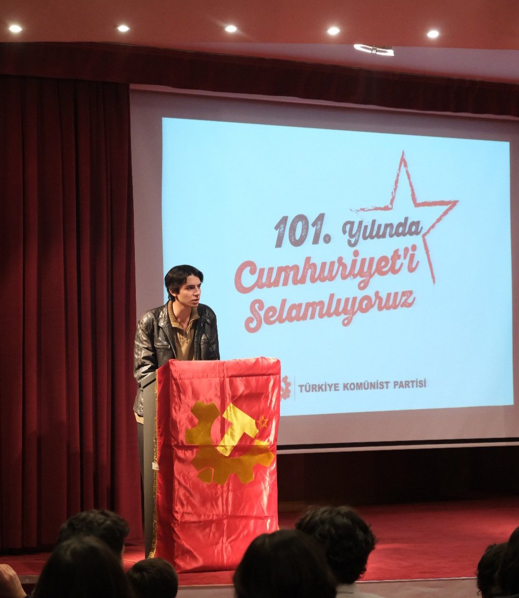 Cumhuriyetin 101. yılını TKP MK üyesi Senem Doruk İnam,  tiyatro sanatçısı Latif Tiftikçi'nin katılımıyla selamladık. 

Ülkemizi yeniden ayağa kaldıracağız!

TKP gönüllüsü olmak için:
tkp.org.tr/gonullu/

<a href="/tkpninsesi/">TKP</a>